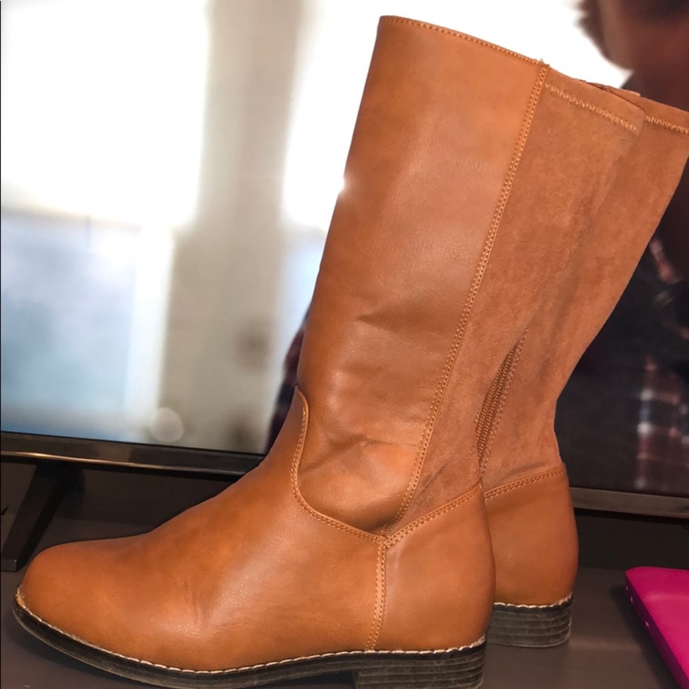 Kid boots